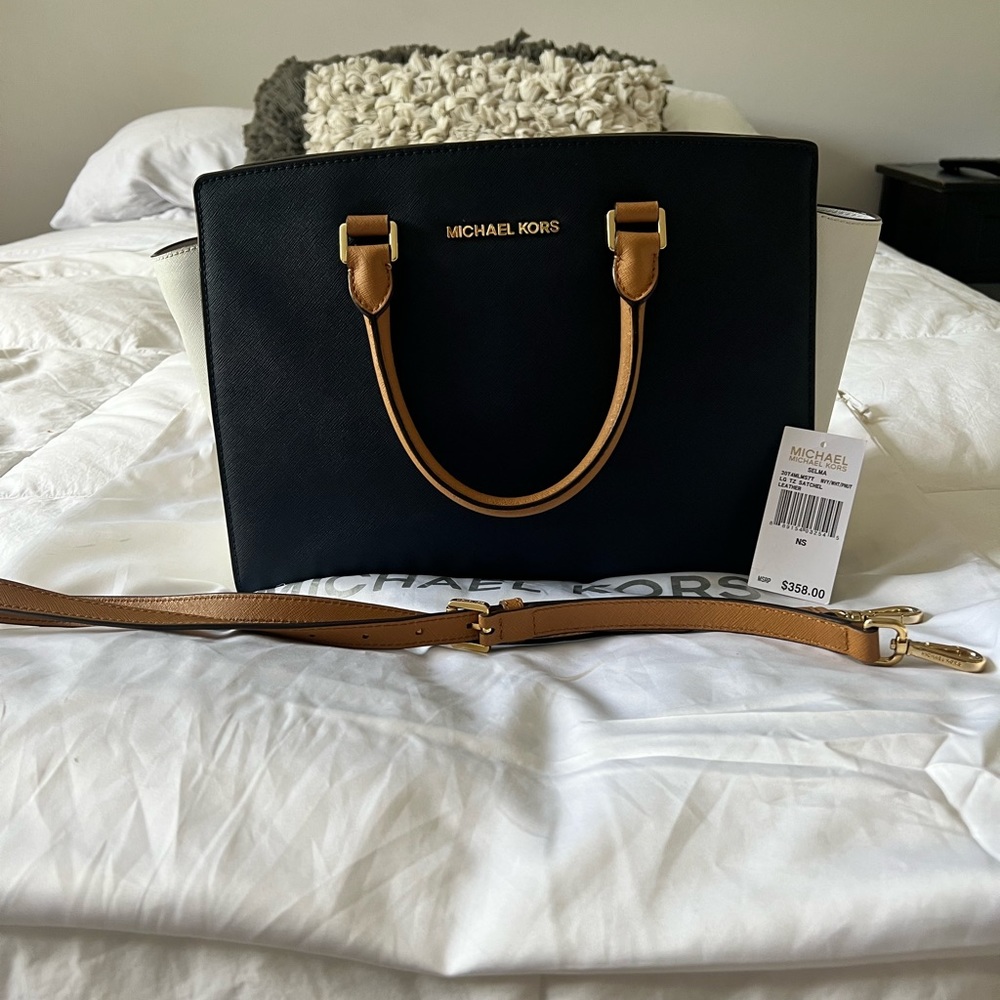 Large Michael Kors Selma handbag